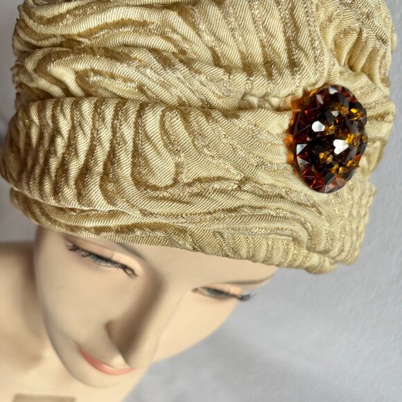 1960s 1970s Gold Metallic Turban Style Hat with Brooch - Picture 6 of 10